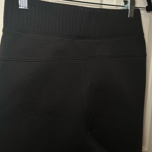 NWOT Lululemon New Form Crop (17")- Black/ Size 4 - Picture 4 of 10